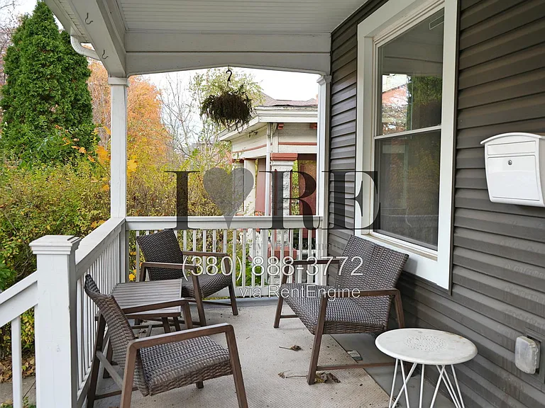 148 N Monroe Ave — Photo 4