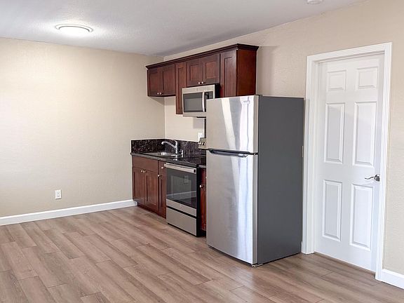 2nd image of 2707 Highland Ave #3
