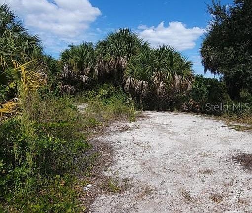 4th image of 7072 Manniz Rd #6