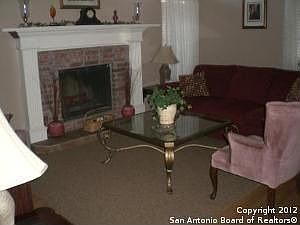 4th image of 221 Dalehurst Dr