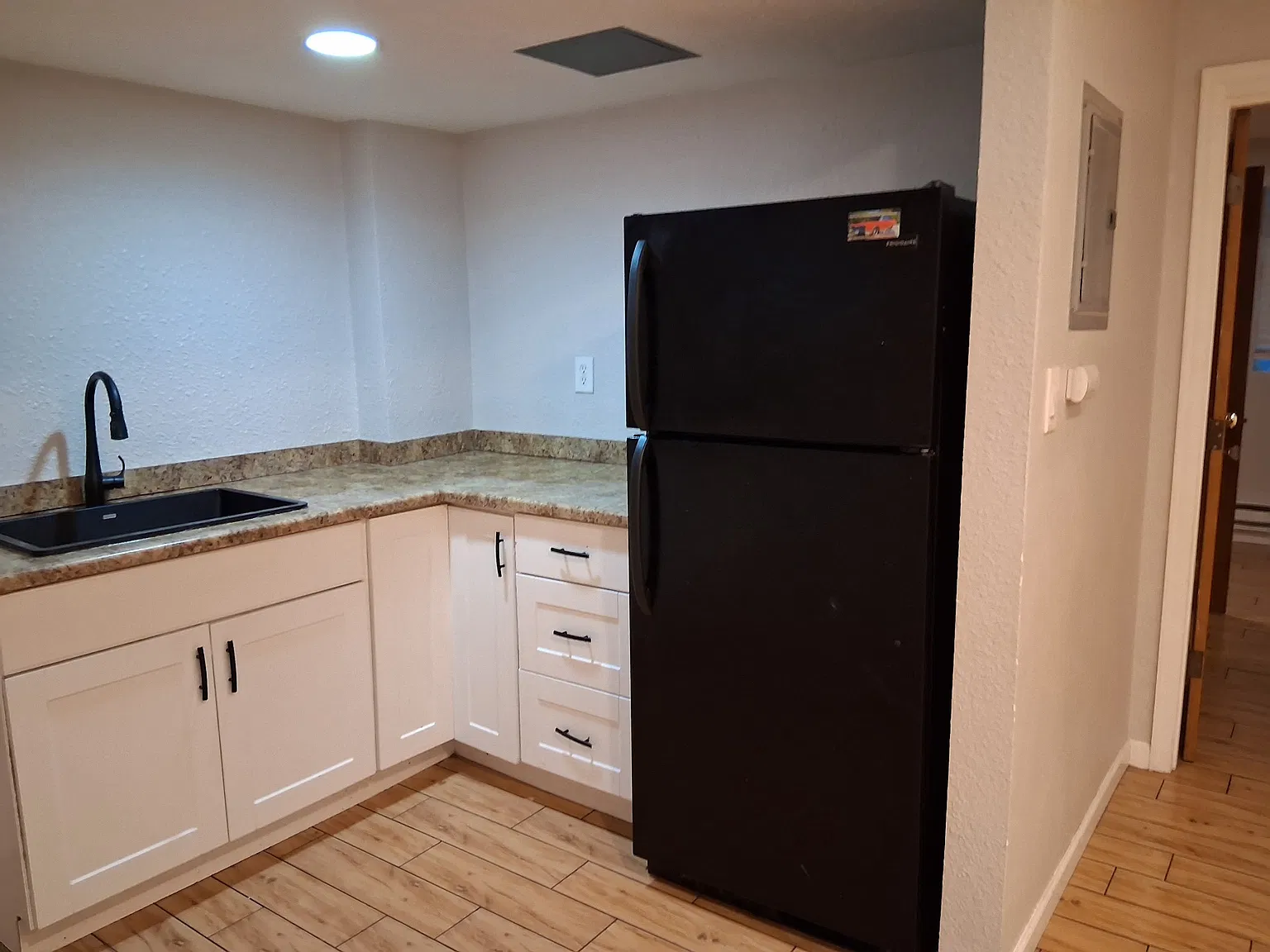 1 bed, 500 sqft, $1,100 — Photo 2