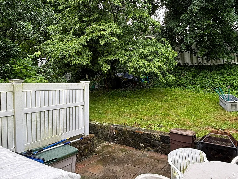 36 Nicholas Ave — Photo 16
