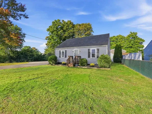 19 Cherry St, Feeding Hills, MA 01030