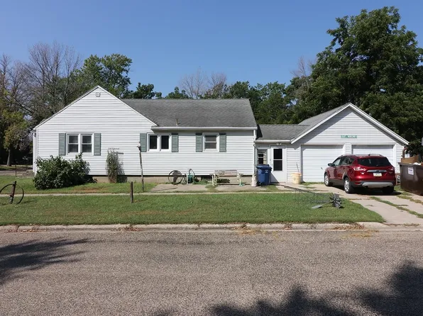 302 Meadow St, Royal, IA 51357