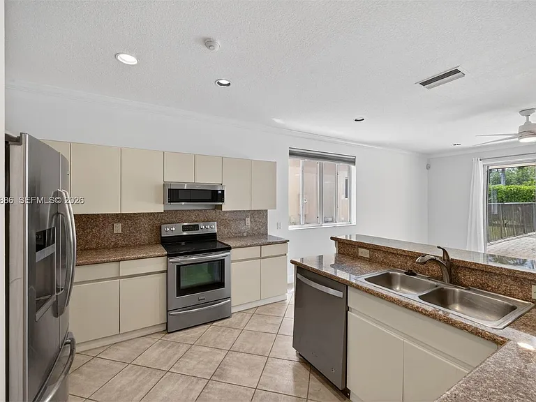 1115 Camellia Cir — Photo 19