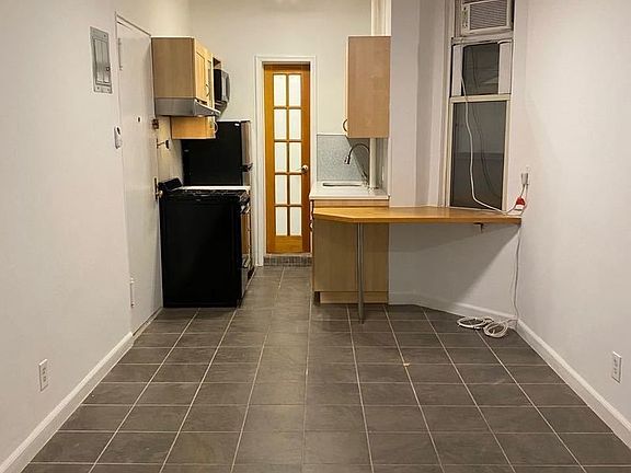 4th image of 308 Mott St #B1