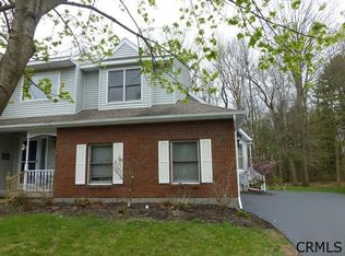 34 Woodside Dr, Clifton Park, NY 12065