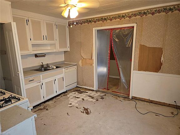 4th image of 710 Norwood Cir