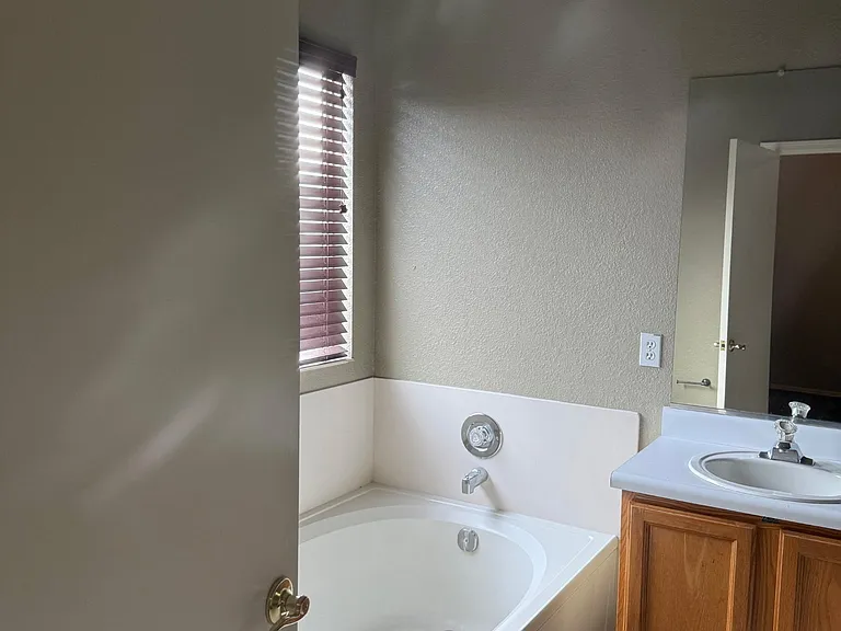 2601 W Camino Del Medrano — Photo 6