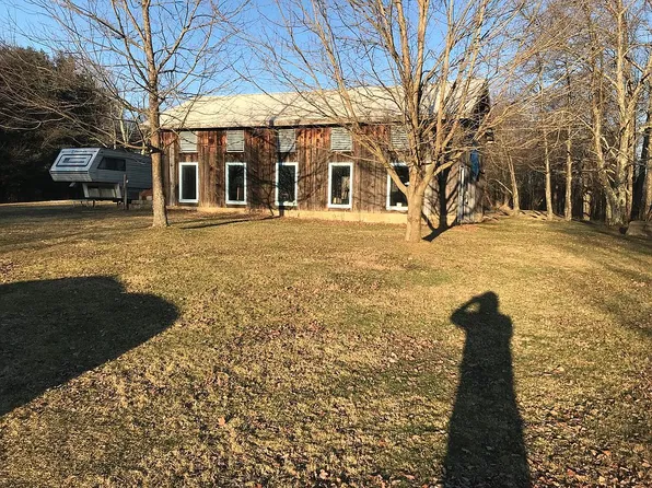 203 Chestnut St, St Petersburg, PA 16054