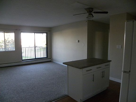 3rd image of 9608 100th Ave
