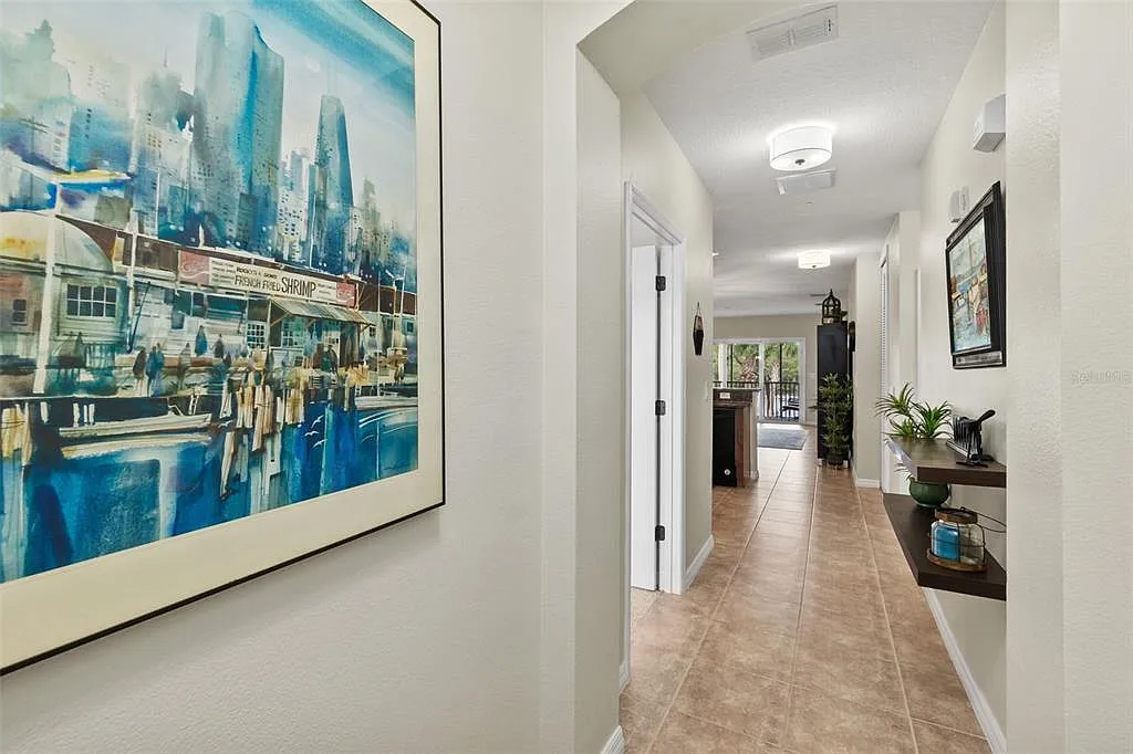 3 bed, 2.0 bath, 1377 sqft, $2,400 — Photo 3