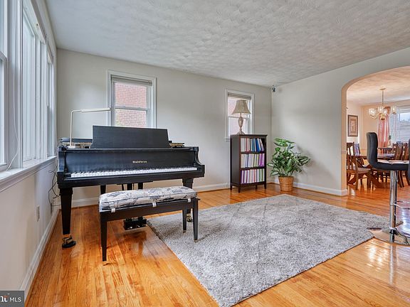 5th image of 5019 Wilkens Ave