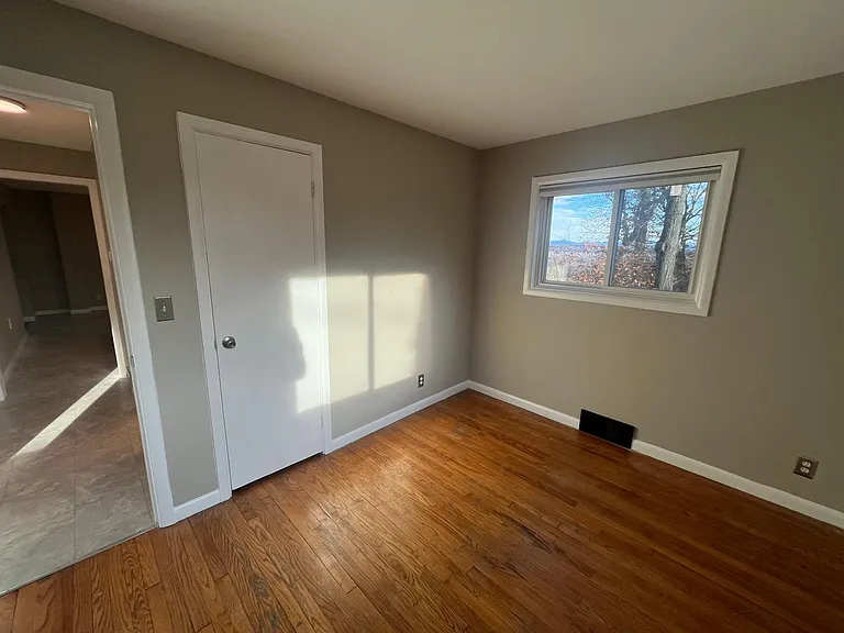 36 Rivermount Ter #A — Photo 31