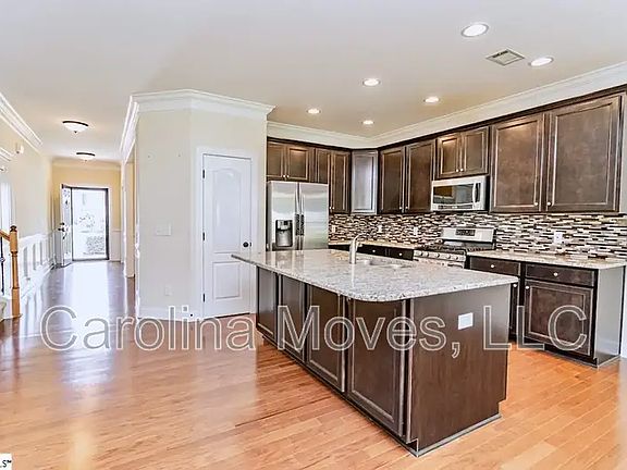 4th image of 4 Cedarhill Ct