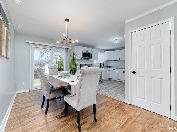 5th image of 10541 Castle Dr