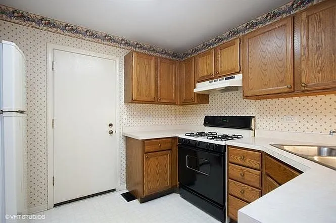 2565 College Hill Cir — Photo 5
