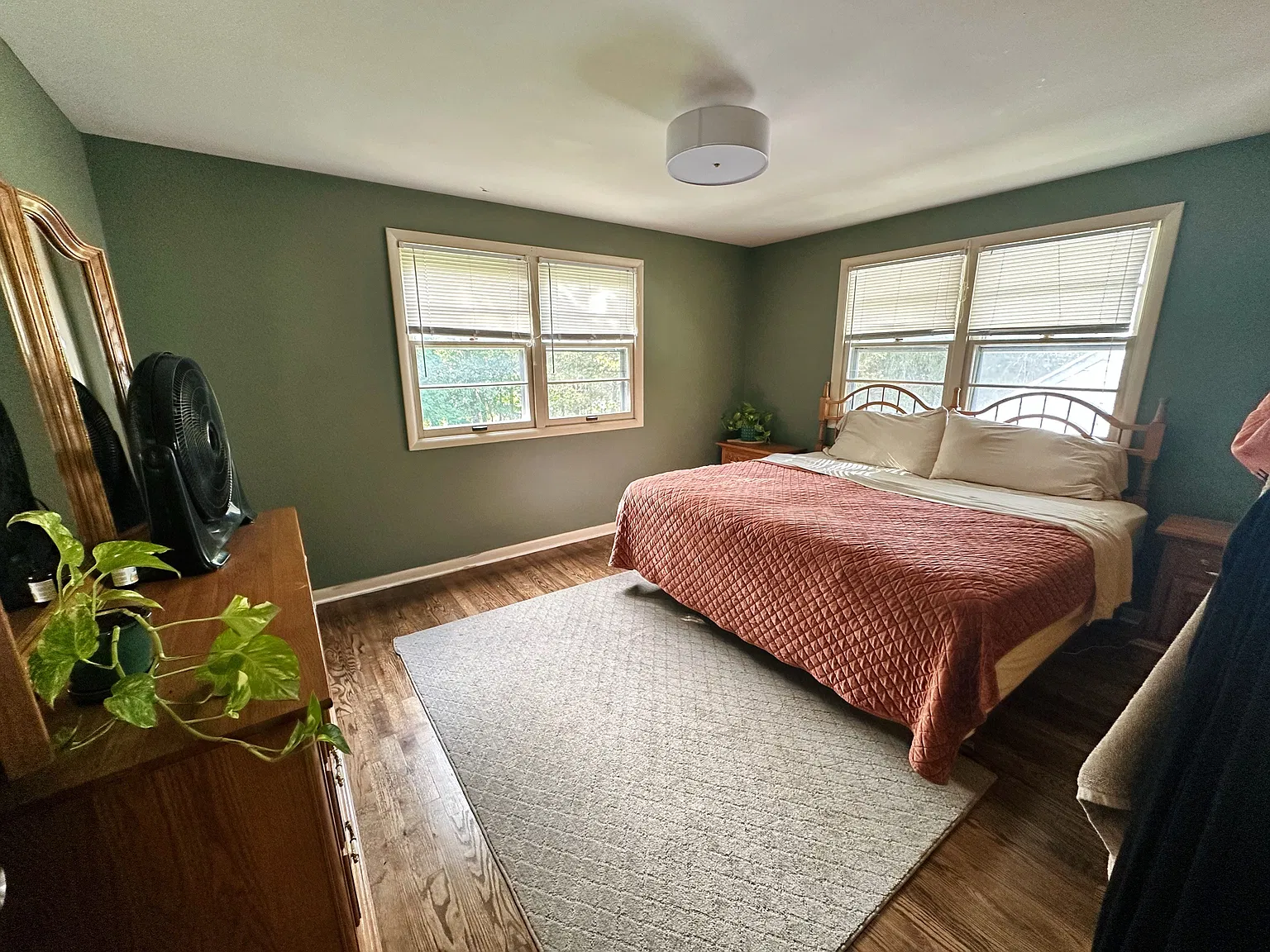 3 bed, 1.5 bath, 1700 sqft, $2,600 — Photo 4