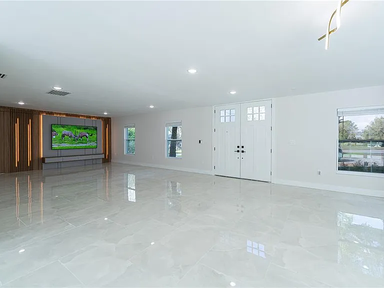 2721 Ingeborg Ct — Photo 17