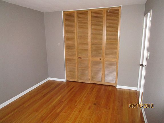 2nd image of 2405 W Balmoral Ave APT 2B