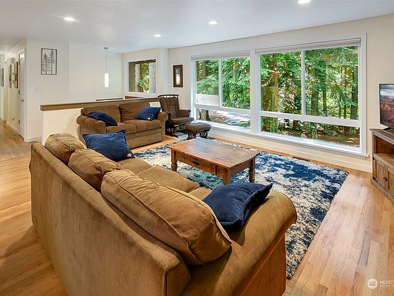 4th image of 23822 SE 30th Street