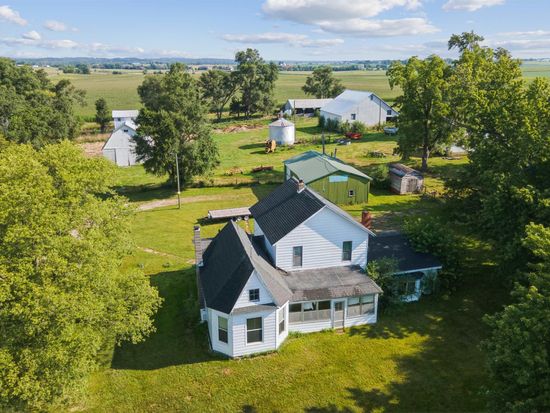 2481 55th St, Vinton, IA 52349