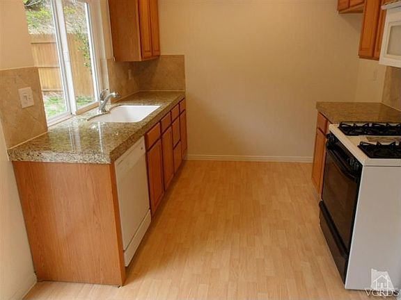 4th image of 4861 Colony Dr