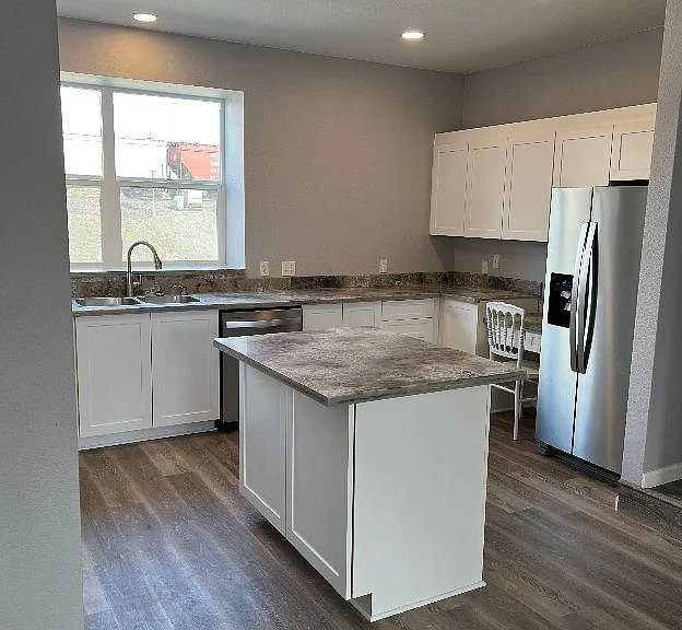 1806 SE Cutter Ln — Photo 17