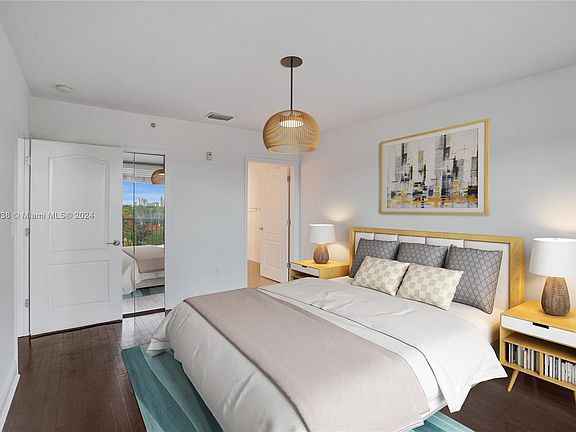 4th image of 2550 SW 27th Ave #0