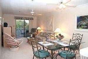 201 S Heron #8H dining & living