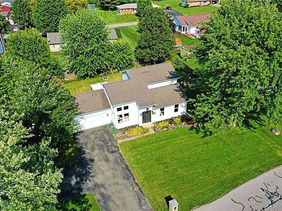 2nd image of 3627 Clearview Dr