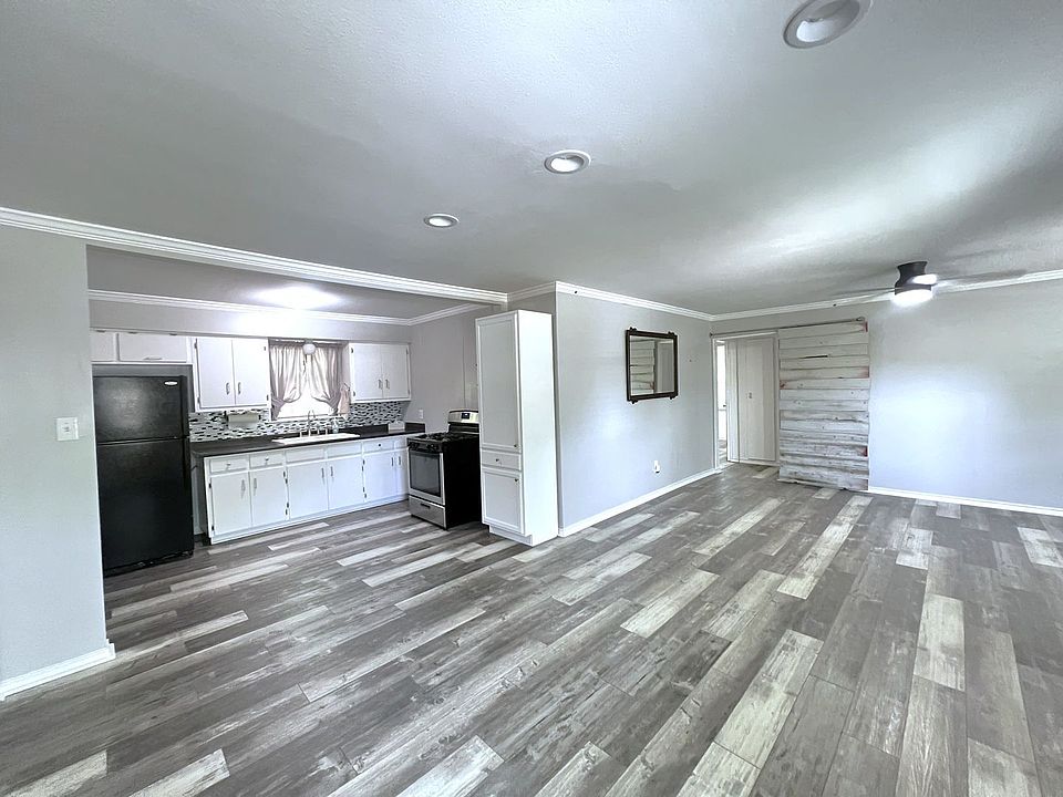 1st image of 409 Oscar St