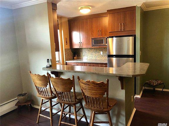 3rd image of 75 Noble St APT 204
