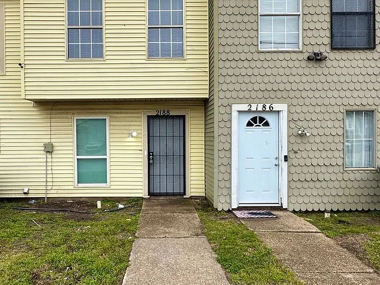 2188 Aspen Dr — Photo 2
