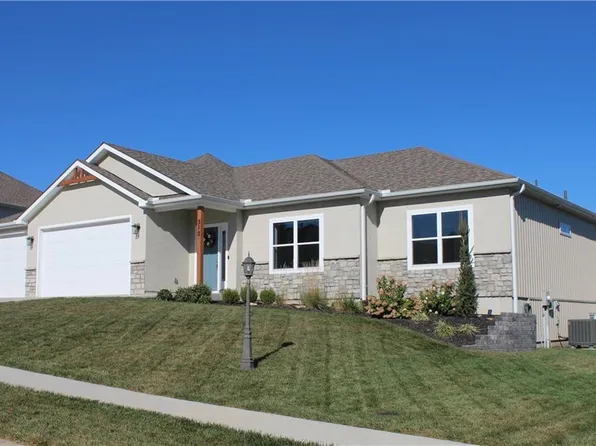 312 Prairie Rose Cir, Smithville, MO 64089