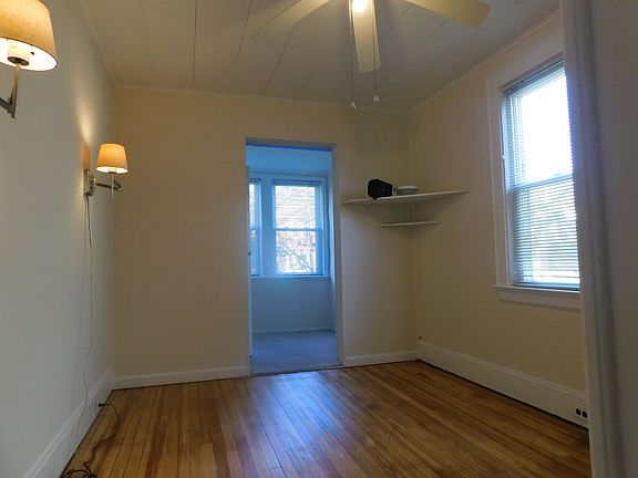 4th image of 18 Edward St Floor 1