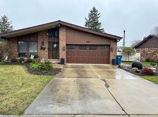 302 N Westgate Rd, Mount Prospect, IL 60056