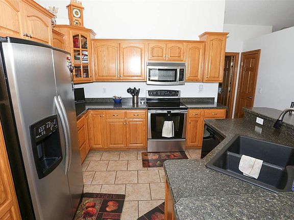 4th image of 9498 Ginger Dr
