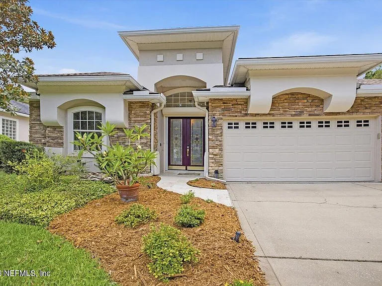 1357 Barrington Cir — Photo 3