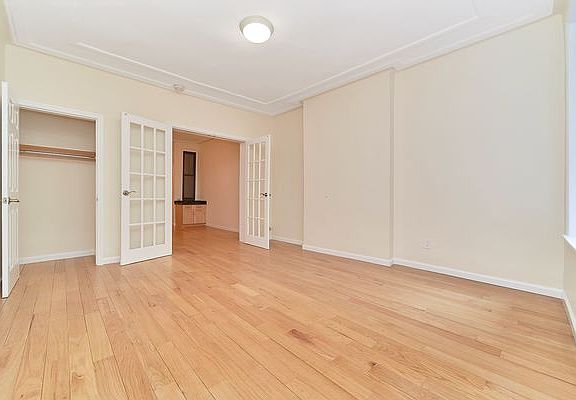 2nd image of 117 E 89th St APT 3B