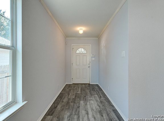 4th image of 107 Capistrano Dr