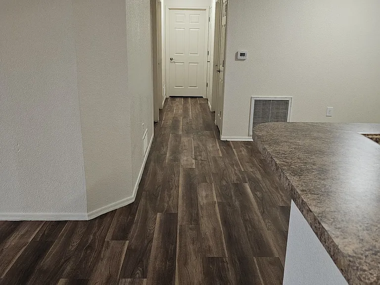 La Posada Apartments — Photo 14