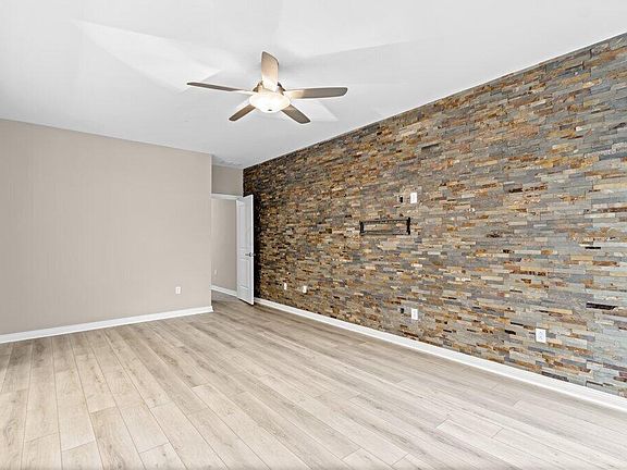 5th image of 251 Daniel Burnham Sq Unit 259