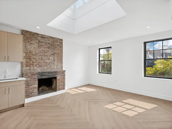 150 Clinton Street image 1 of 9