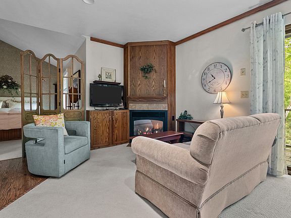 3rd image of 30938 Redfield St