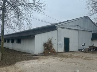 28044 W Roberts Rd, Barrington, IL 60010