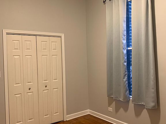 3rd image of 922 W Newport Ave APT 1