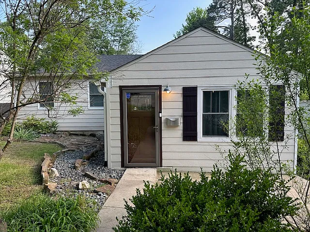 2 bed, 1066 sqft, $1,750 — Photo 1