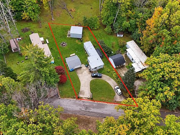 2nd image of 230 Maplewood Dr