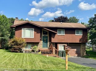 661 Harry Paul Dr, Lake Orion, MI 48362